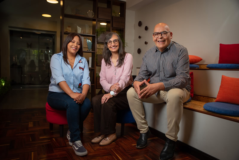 html5 bootstrap template by colorlib.com